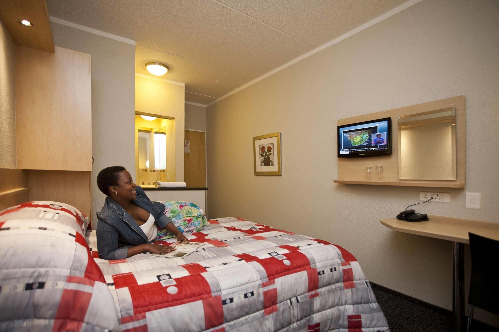 Road Lodge Carnival City Brakpan Extérieur photo