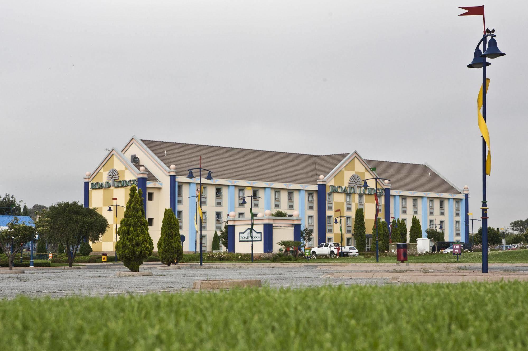 Road Lodge Carnival City Brakpan Extérieur photo